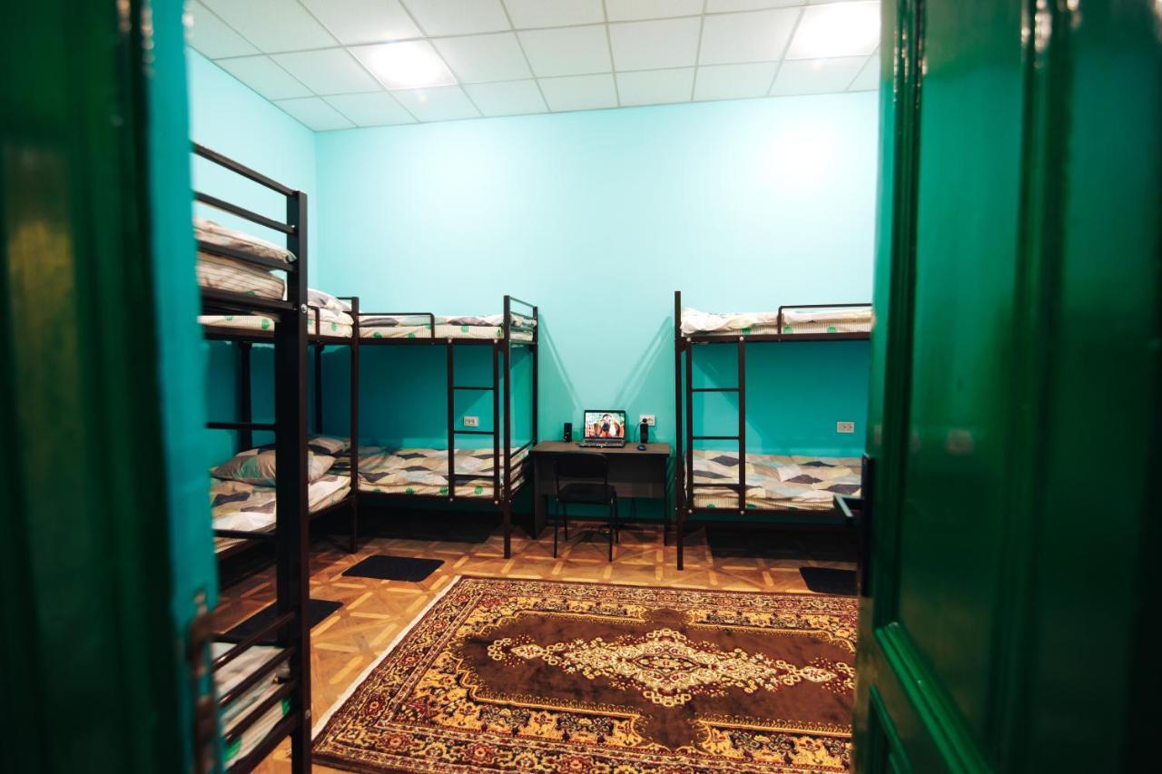Hostel “Lime” Ивано-Франкивск Екстериор снимка